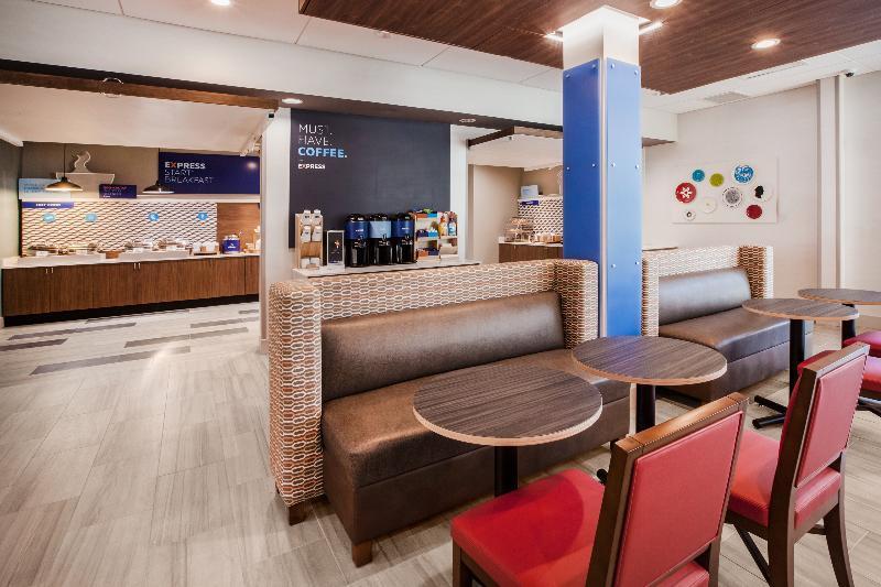 Holiday Inn Express & Suites - Fayetteville South By Ihg Zewnętrze zdjęcie